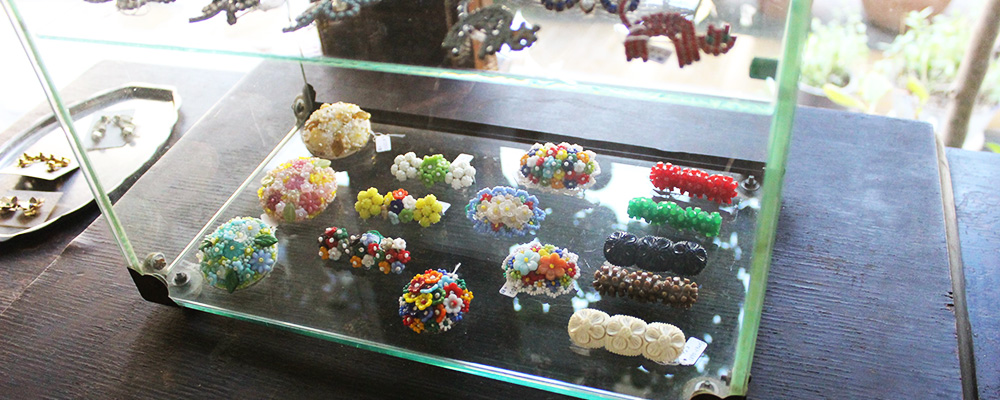 チャルカ CHARKHA 内観